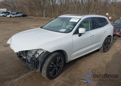 2018 Volvo Xc60 T5 Momentum z USA, uszkodzony, nr VIN YV4102RK4J1081372